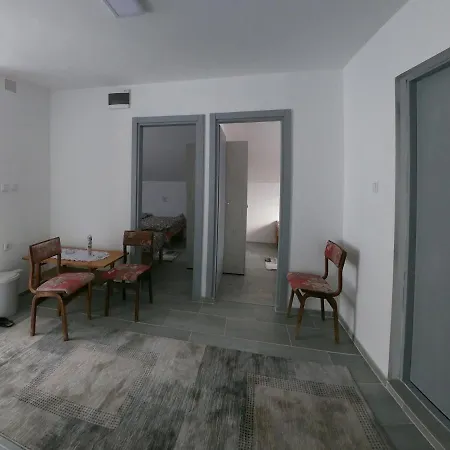 Vila Mira I Tisine