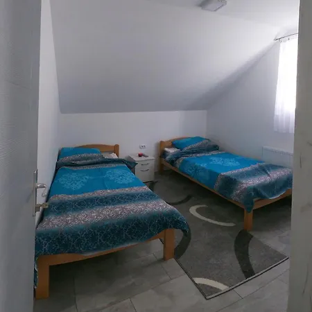 Vila Mira I Tisine Apartment Rokci