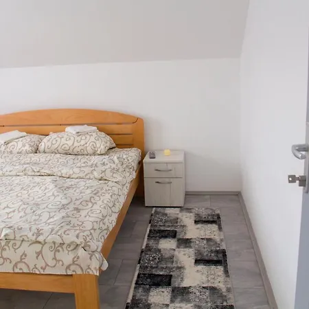 Apartment Vila Mira I Tisine *