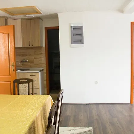 Vila Mira I Tisine Apartment *