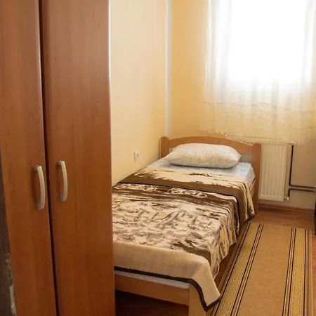 Vila Mira I Tisine Rokci